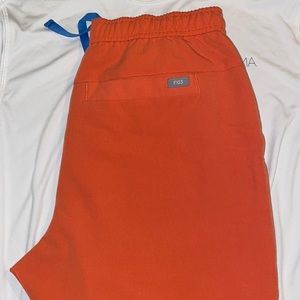 Figs medium orange men Joggers
